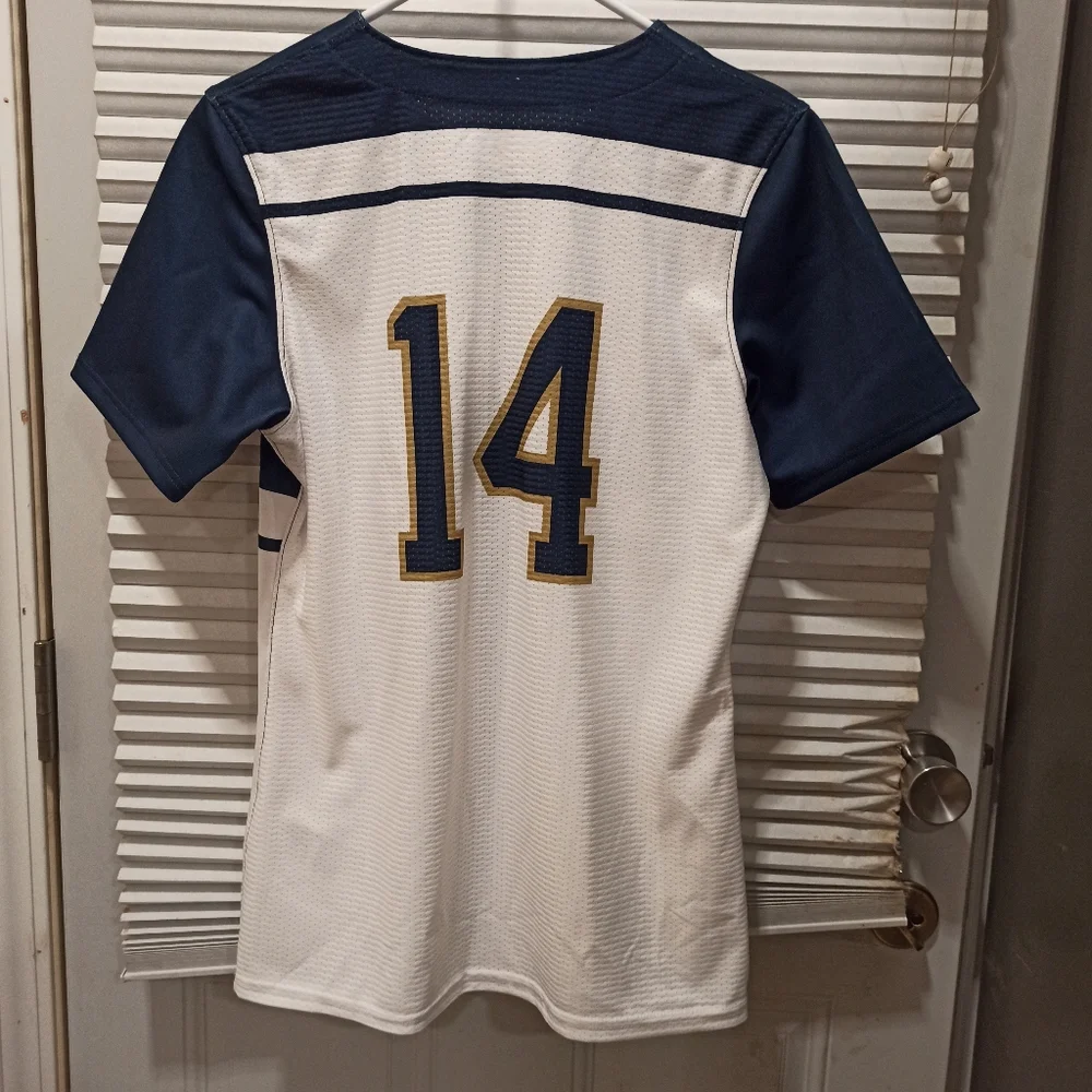 Under armour women's Short sleeve bottom down shirt. Size medium - Picture 7 of 11